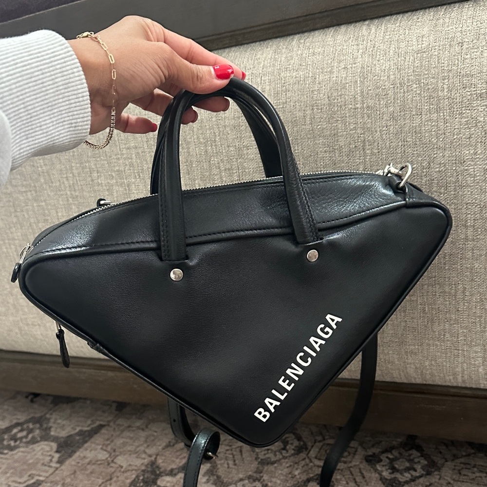 Balenciaga Black Triangular Leather Handbag with White Logo - Picture 5 of 8
